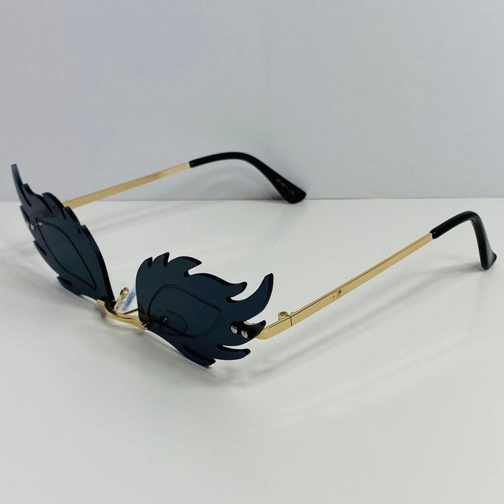 B8-3: BLACK Leaf Sunglasses - Picture 3 of 4